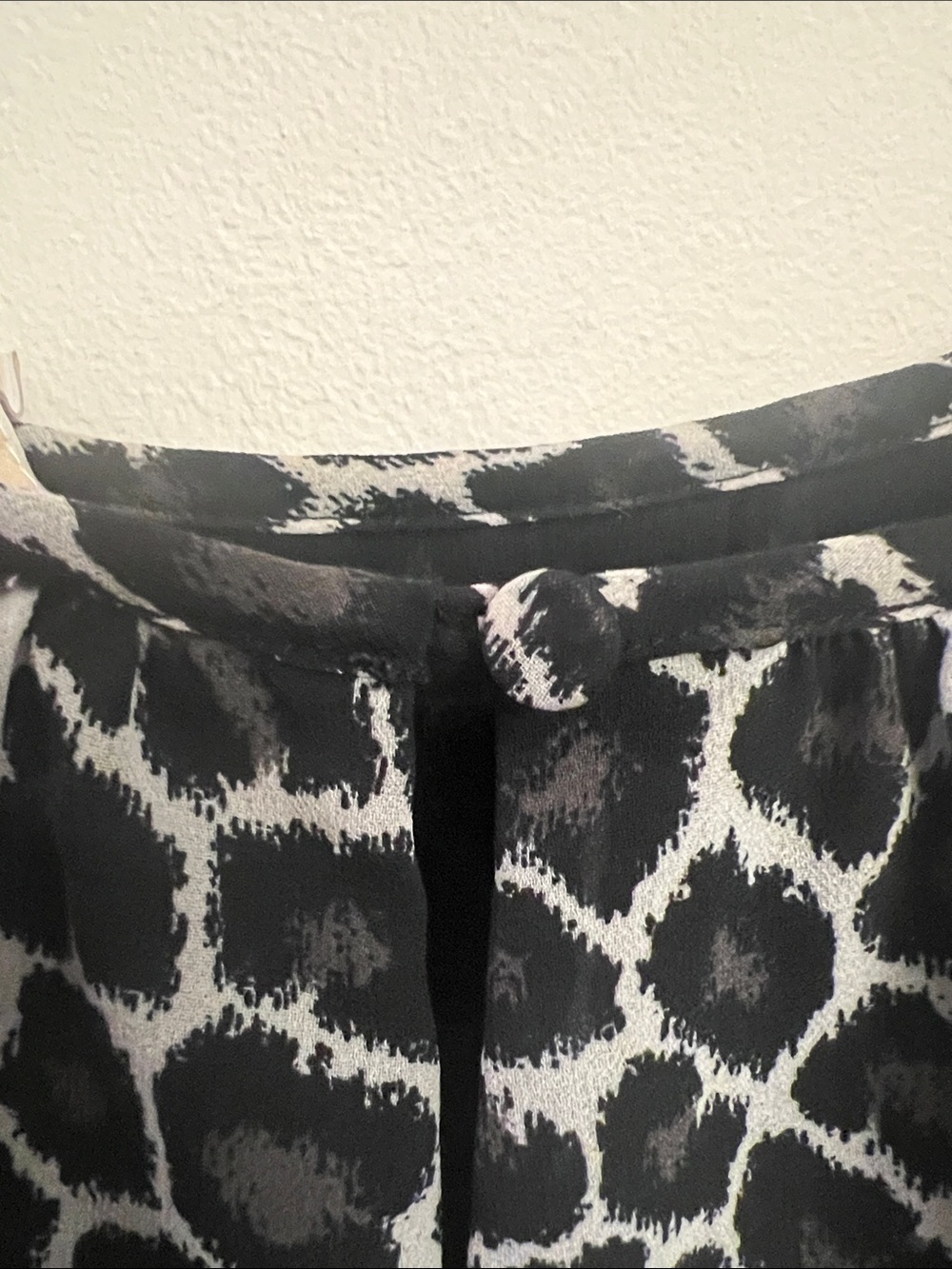MICHAEL Michael Kors Black and White Leopard Print Long Sleeve Dress - Picture 7 of 8